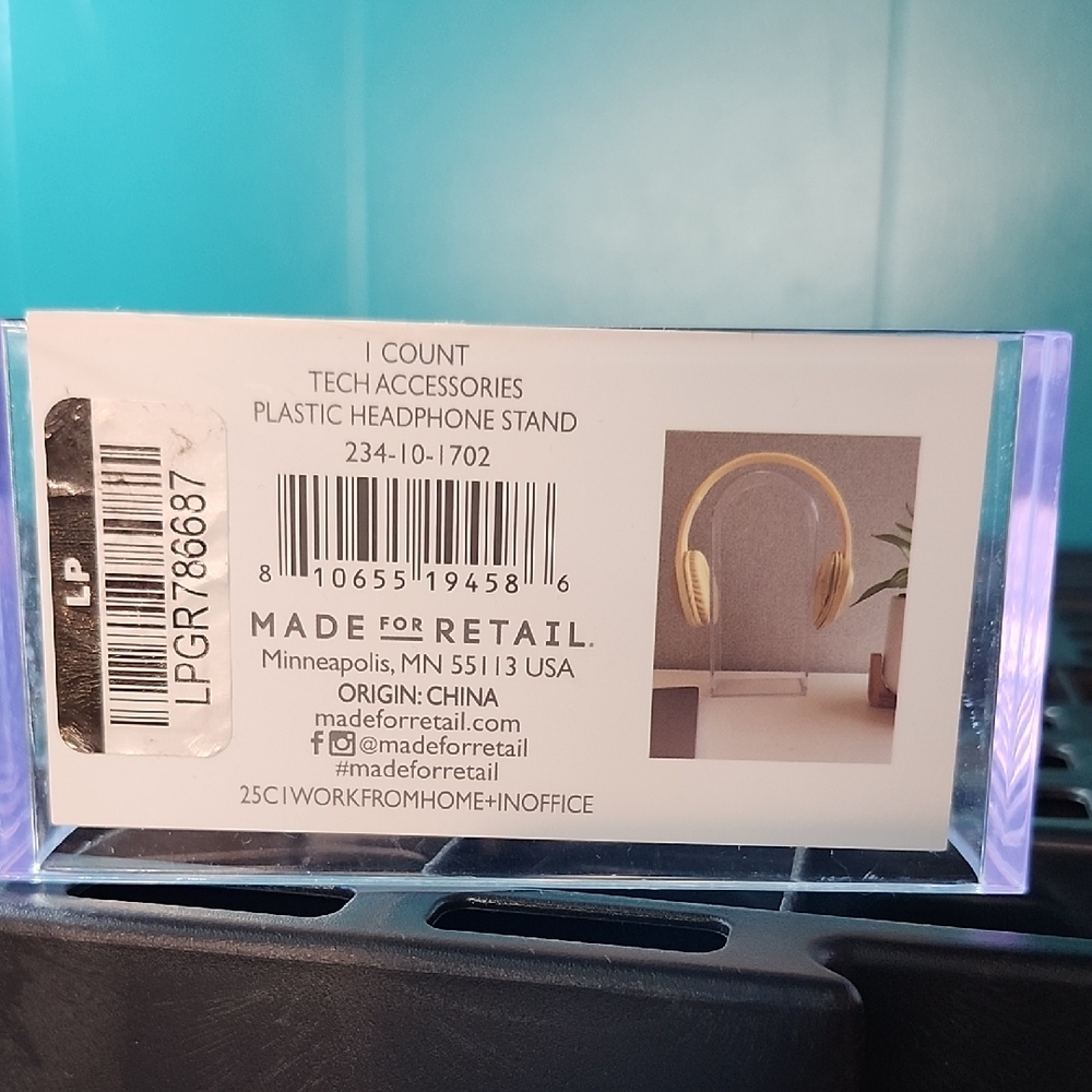 Clear Plastic Headphone Stand